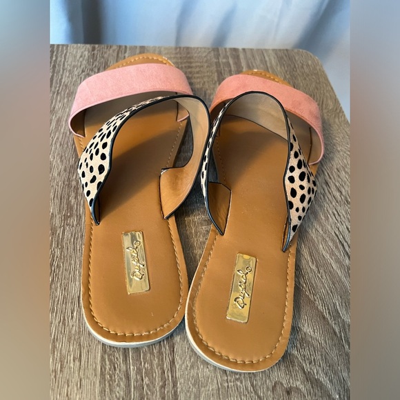 Stylish Pink and Leopard Women's Sandals - Picture 2 of 5
